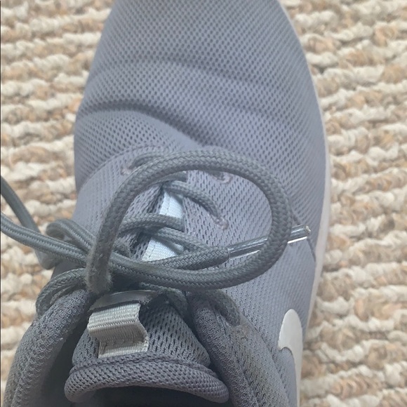 Nike Roche - Picture 3 of 3